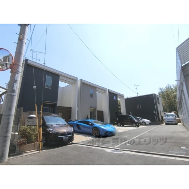 同志社前駅より徒歩11分 築8年7ヶ月 2階建の賃貸物件