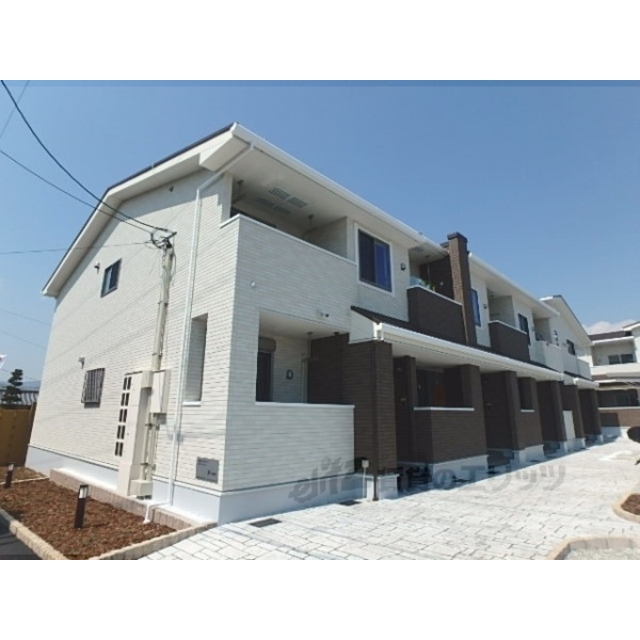 淀駅より徒歩37分 築8年8ヶ月 2階建の賃貸物件