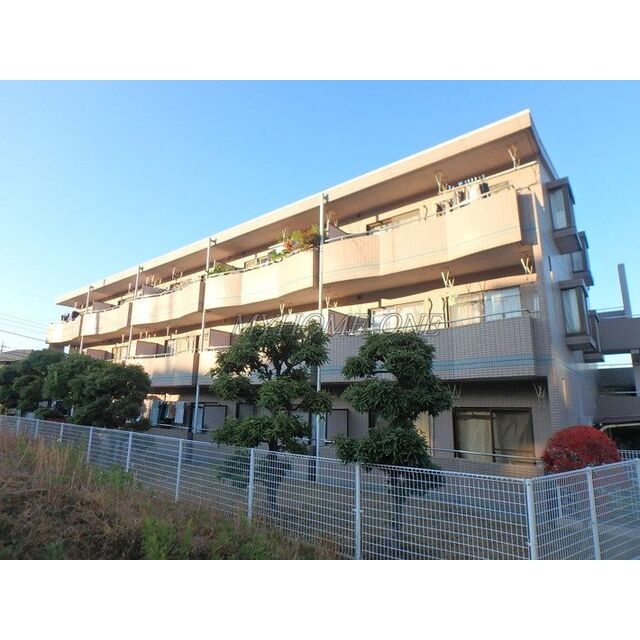 青葉台駅より徒歩12分 築29年11ヶ月 3階建の賃貸物件