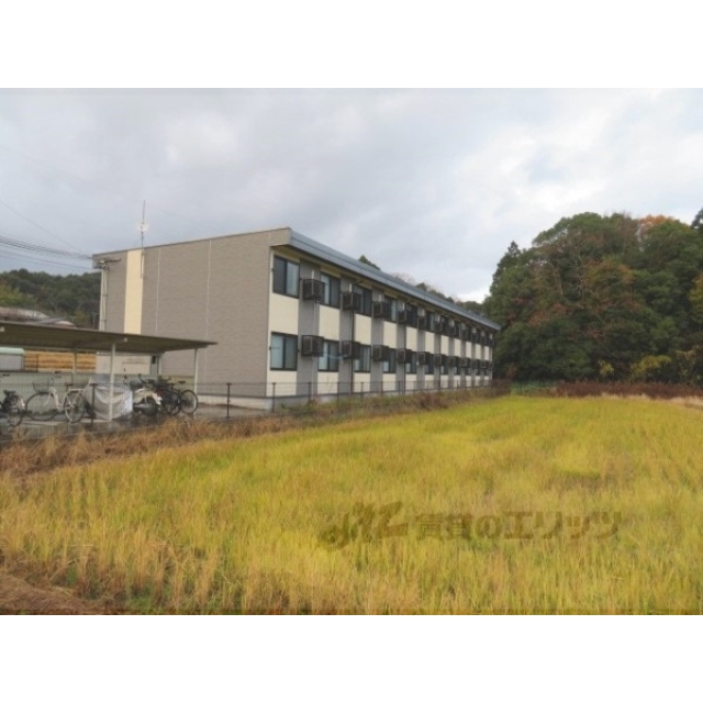 与謝野駅よりバス9分 徒歩5分 築17年1ヶ月 2階建の賃貸物件