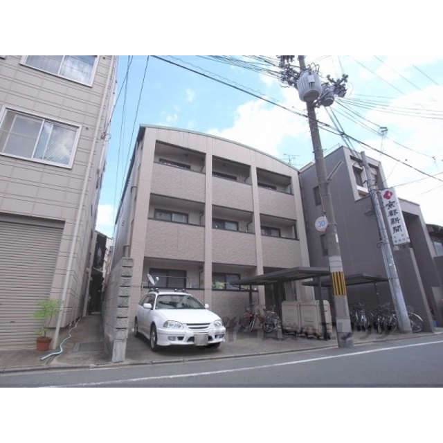 イーストアベニューの賃貸物件