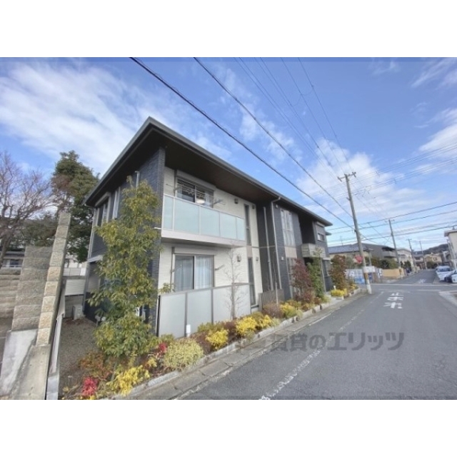 北大路駅よりバス14分 徒歩1分 築9年 2階建の賃貸物件