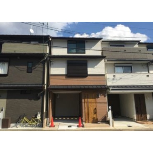 円町駅より徒歩5分 築3年3ヶ月 3階建の賃貸物件