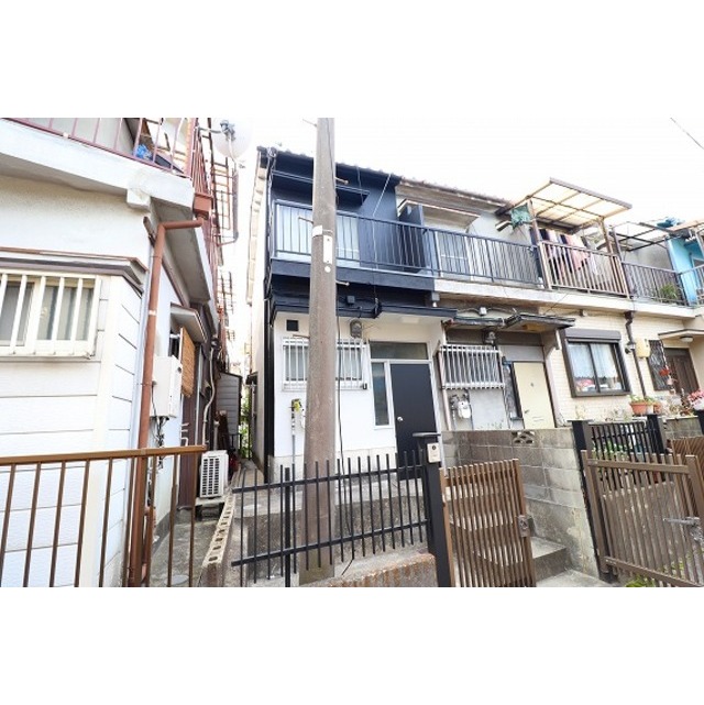 野崎駅より徒歩8分 築56年10ヶ月 2階建の賃貸物件