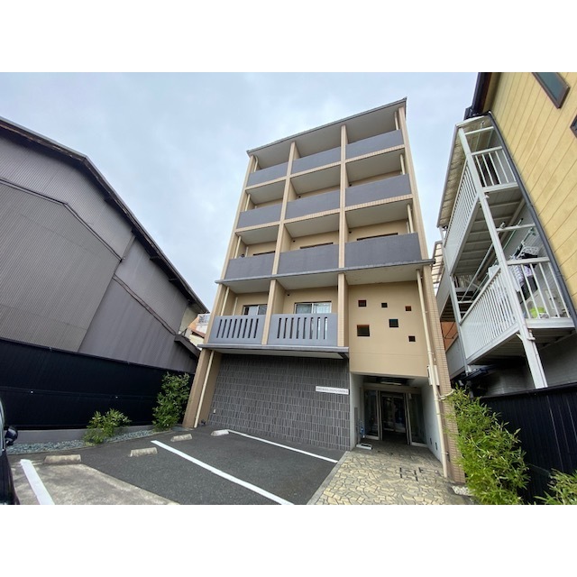 大宮駅より徒歩5分 築17年 5階建の賃貸物件