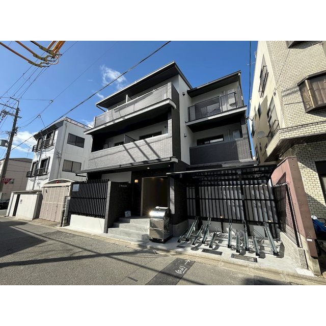 北野白梅町駅より徒歩20分 築1年8ヶ月 3階建の賃貸物件