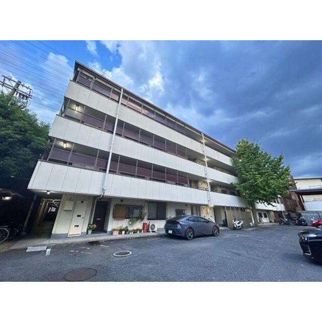 四条畷駅より徒歩13分 築39年8ヶ月 4階建の賃貸物件