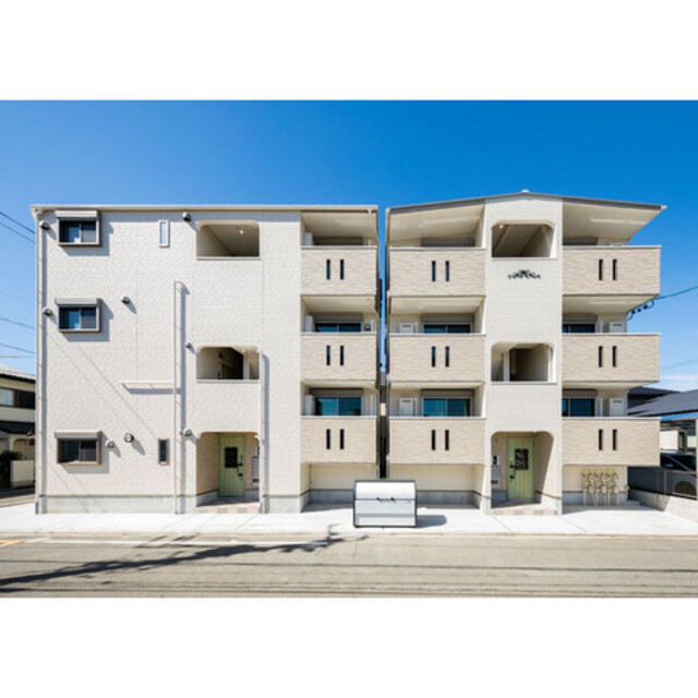 小本駅より徒歩8分 築3年2ヶ月 3階建の賃貸物件