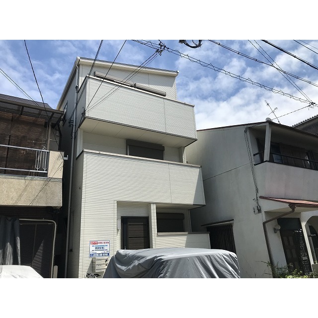 尼崎駅より徒歩5分 築12年 3階建の賃貸物件