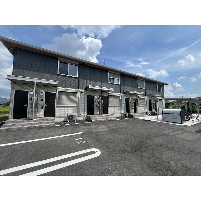 九条駅よりバス14分 徒歩3分 新築 2階建の賃貸物件