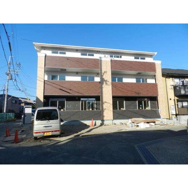 石橋阪大前駅より徒歩6分 築8年5ヶ月 3階建の賃貸物件