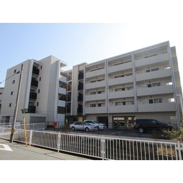 高槻市駅より徒歩10分 築10年2ヶ月 5階建の賃貸物件