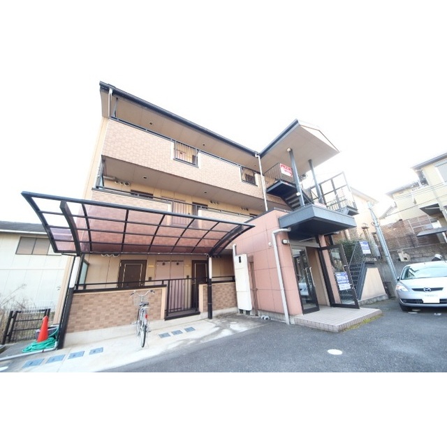 近鉄郡山駅より徒歩4分 築25年3ヶ月 3階建の賃貸物件