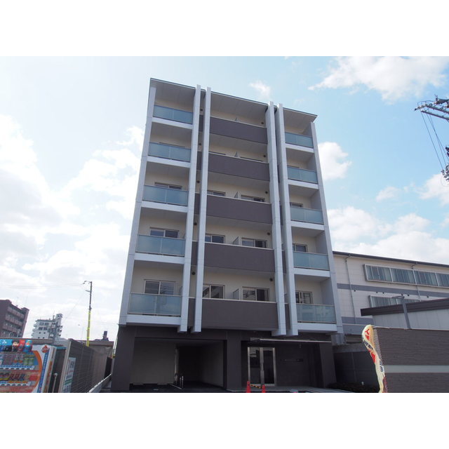 西院駅よりバス5分 徒歩4分 築8年8ヶ月 6階建の賃貸物件