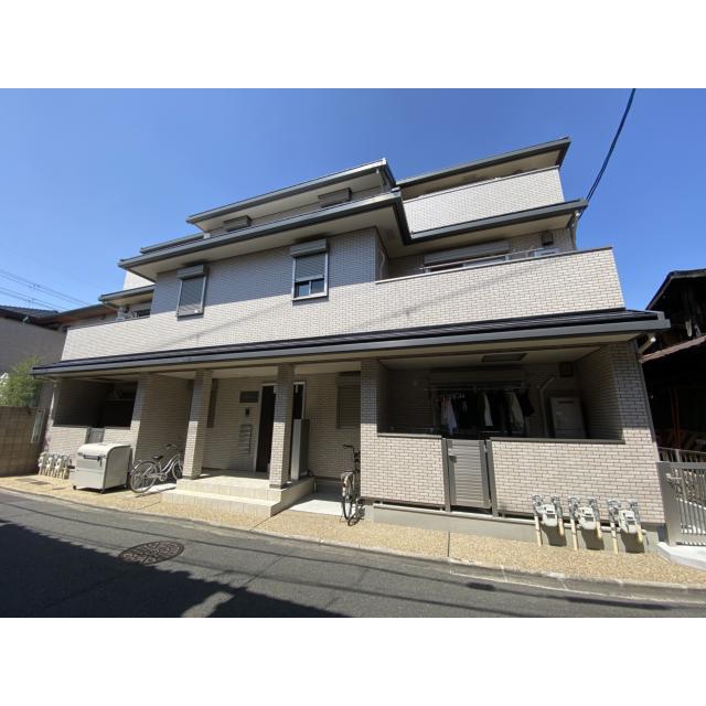 丹波橋駅より徒歩12分 築4年8ヶ月 3階建の賃貸物件