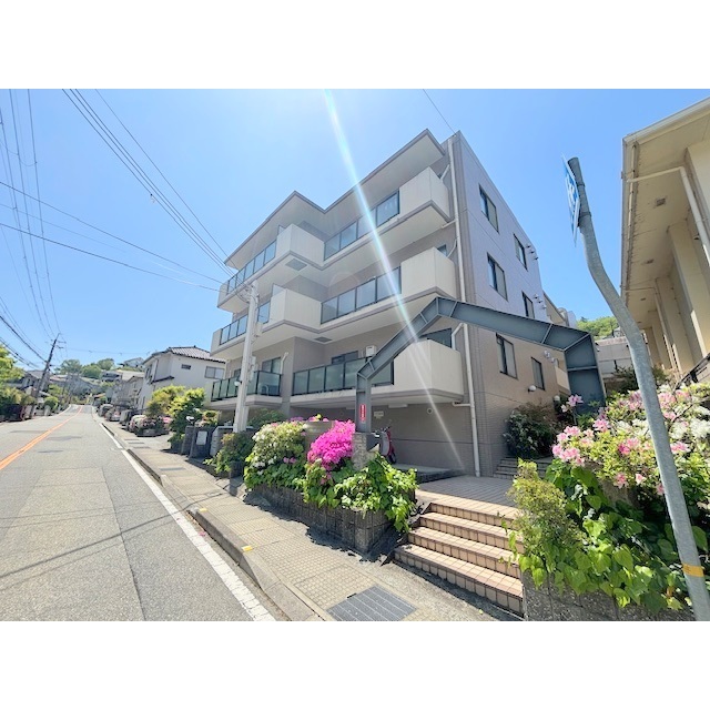 川西能勢口駅よりバス18分 徒歩3分 築29年11ヶ月 3階建の賃貸物件