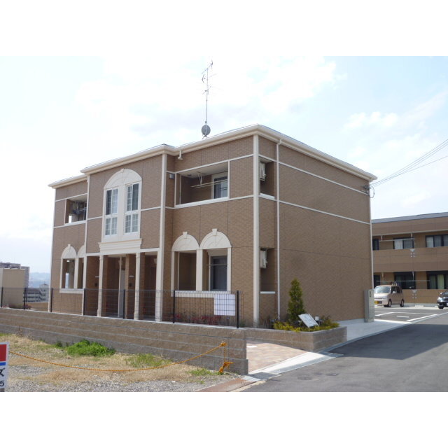 城陽駅より徒歩10分 築12年9ヶ月 2階建の賃貸物件