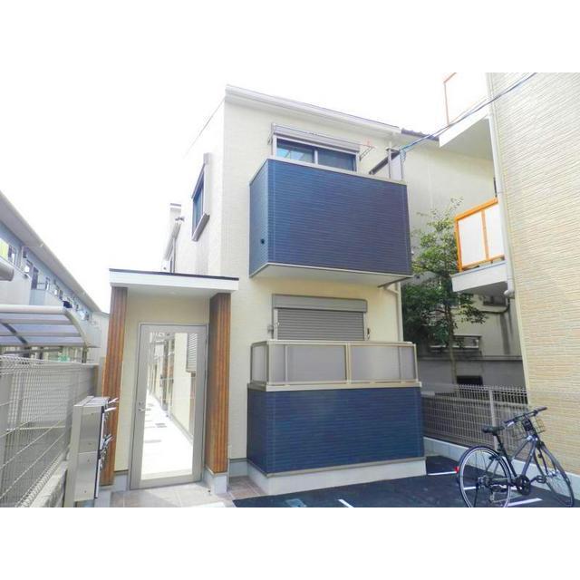 石橋阪大前駅より徒歩11分 築9年8ヶ月 2階建の賃貸物件