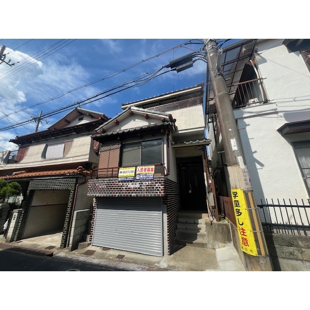 藤阪駅より徒歩7分 築43年10ヶ月 3階建の賃貸物件