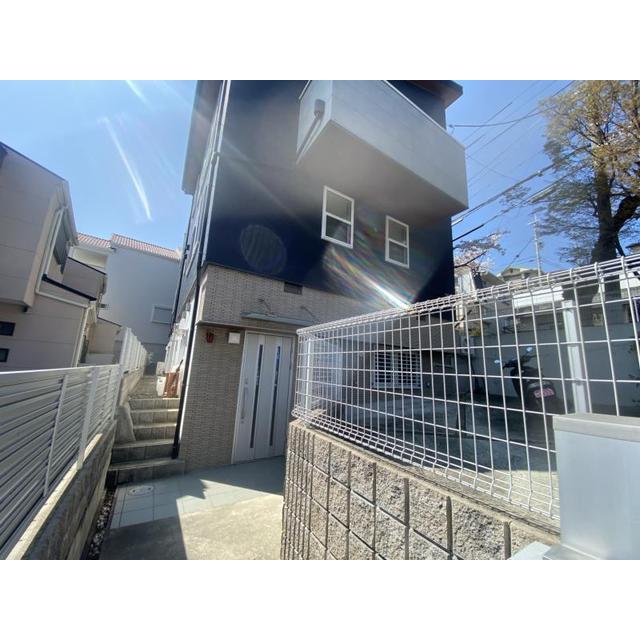 雲雀丘花屋敷駅より徒歩8分 築12年4ヶ月 2階建の賃貸物件