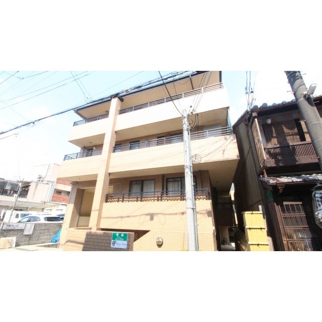 五条駅より徒歩5分 築25年8ヶ月 3階建の賃貸物件