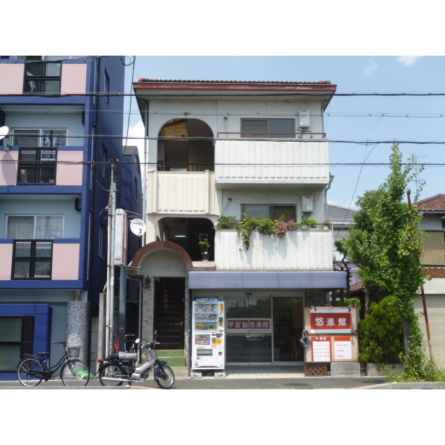 塚口駅より徒歩17分 築40年7ヶ月 3階建の賃貸物件