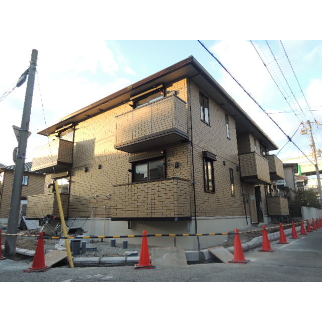 武庫川駅より徒歩8分 築11年8ヶ月 2階建の賃貸物件