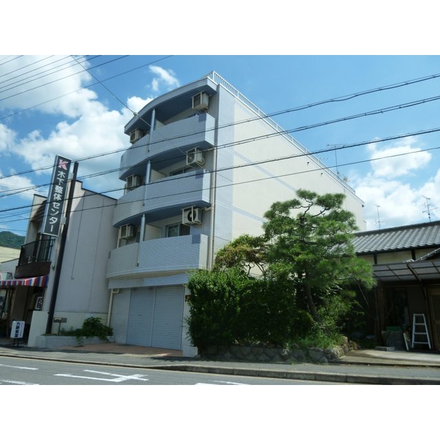 石田駅より徒歩8分 築34年3ヶ月 4階建の賃貸物件