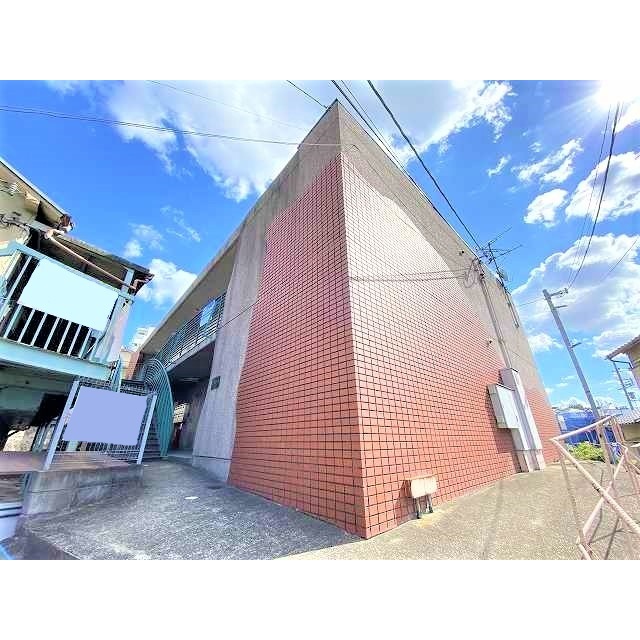 学園前駅より徒歩7分 築28年7ヶ月 2階建の賃貸物件