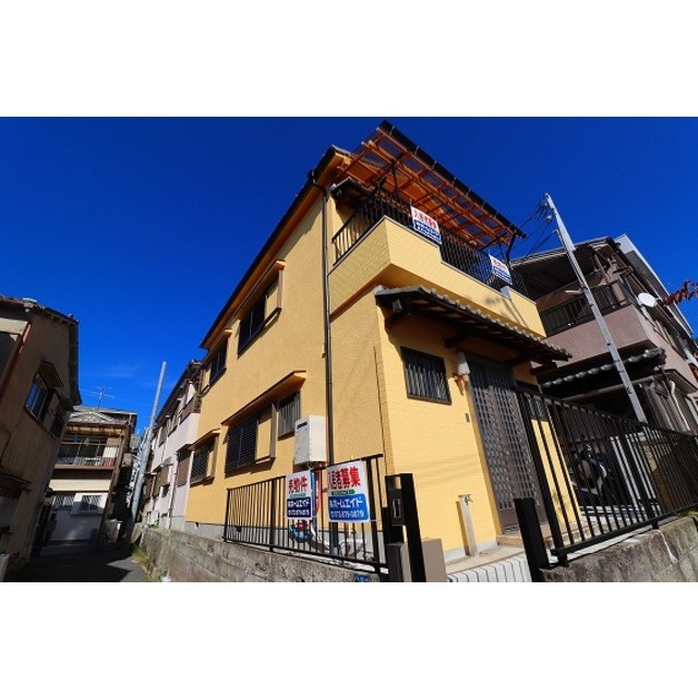 四条畷駅より徒歩6分 築45年2ヶ月 2階建の賃貸物件