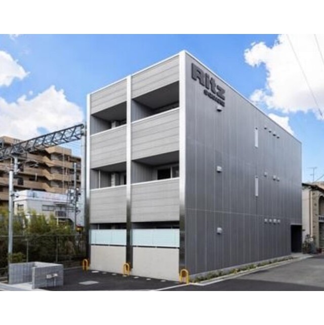 庄内駅より徒歩8分 築4年3ヶ月 3階建の賃貸物件