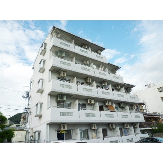 箕面駅より徒歩16分 築37年6ヶ月 5階建の賃貸物件