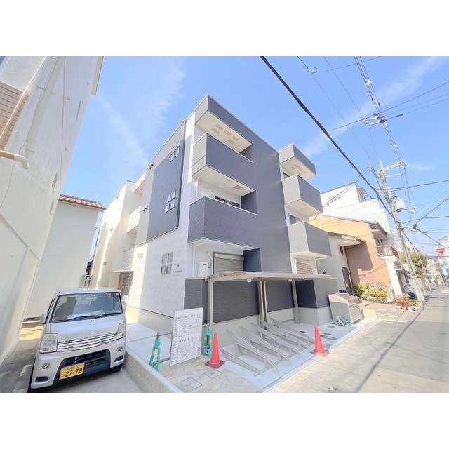 神崎川駅より徒歩3分 築2年8ヶ月 3階建の賃貸物件