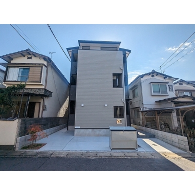 醍醐駅より徒歩5分 築2年1ヶ月 3階建の賃貸物件