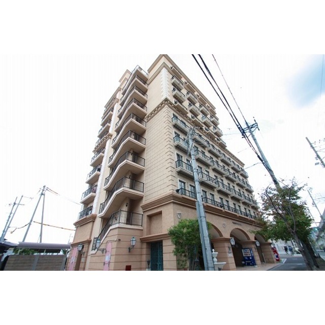 住道駅より徒歩7分 築24年8ヶ月 9階建の賃貸物件