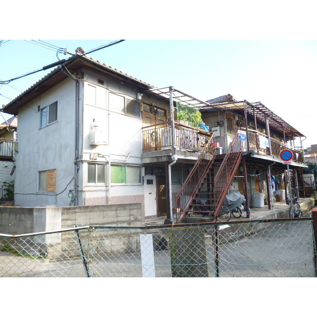 園田駅より徒歩7分 築52年10ヶ月 2階建の賃貸物件