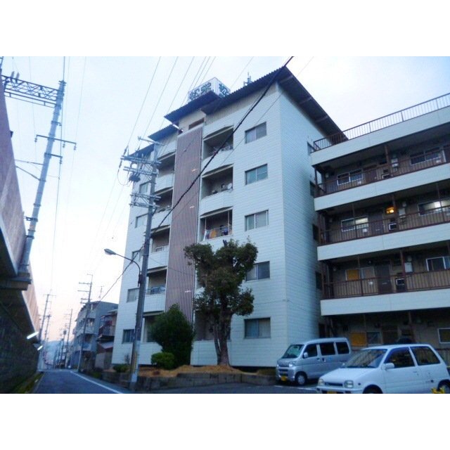 石橋阪大前駅より徒歩10分 築45年8ヶ月 5階建の賃貸物件