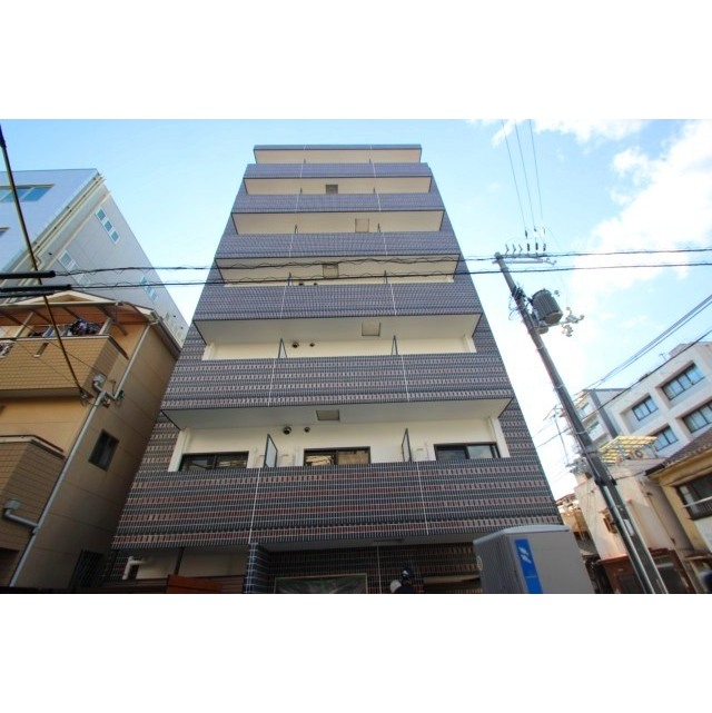 福島駅より徒歩13分 築8年8ヶ月 7階建の賃貸物件