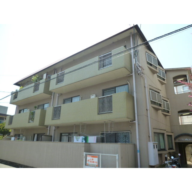 岡町駅より徒歩16分 築41年10ヶ月 3階建の賃貸物件