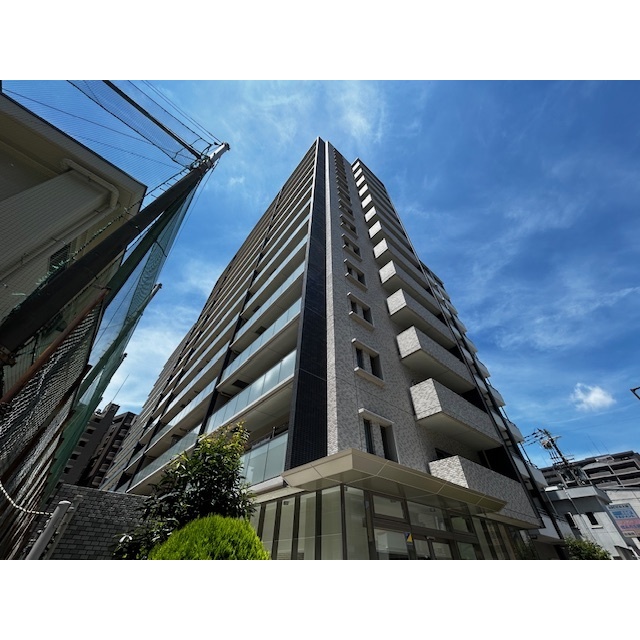 福島駅より徒歩10分 築12年4ヶ月 14階建の賃貸物件