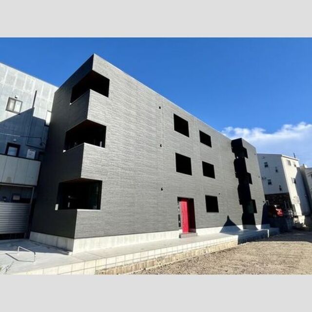 鳴海駅より徒歩3分 築1年3ヶ月 3階建の賃貸物件