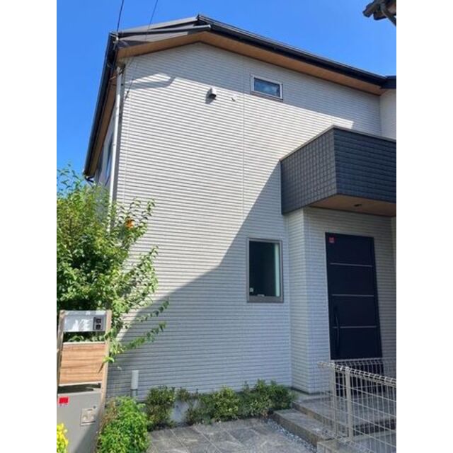 三鷹駅よりバス7分 徒歩3分 築5年7ヶ月 2階建の賃貸物件