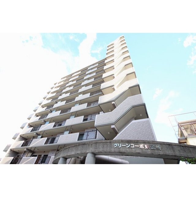 東生駒駅より徒歩3分 築30年3ヶ月 11階建の賃貸物件