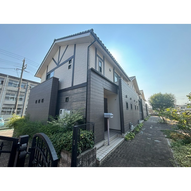 魚住駅より徒歩7分 築16年8ヶ月 2階建の賃貸物件