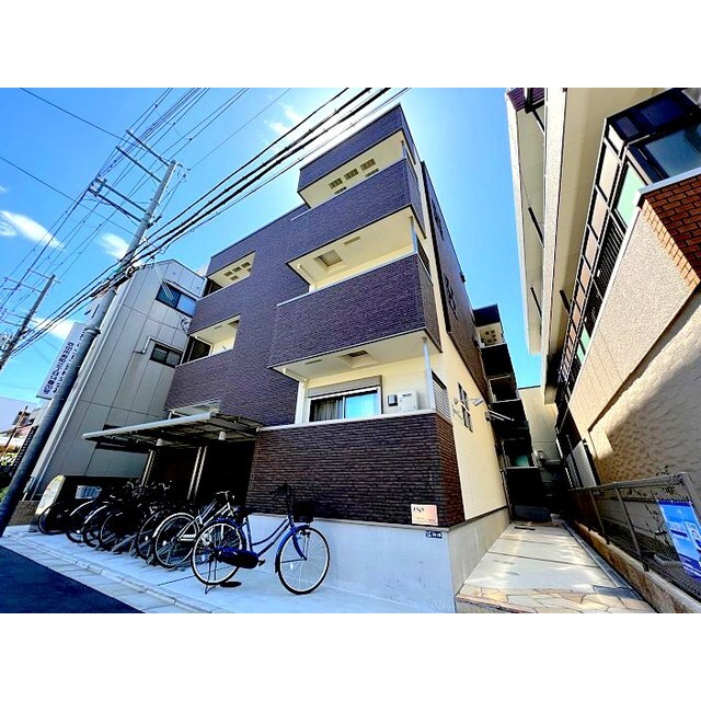 吹田駅より徒歩9分 築4年2ヶ月 3階建の賃貸物件