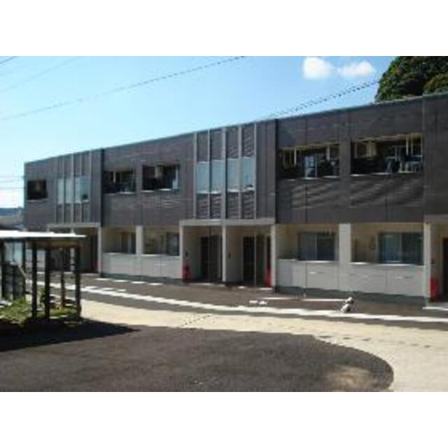  築8年8ヶ月 2階建の賃貸物件