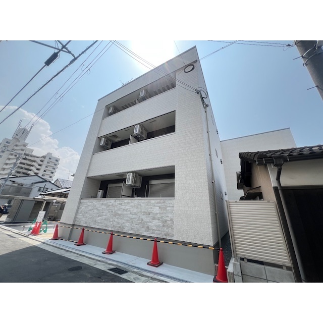 高石駅より徒歩2分 新築 3階建の賃貸物件