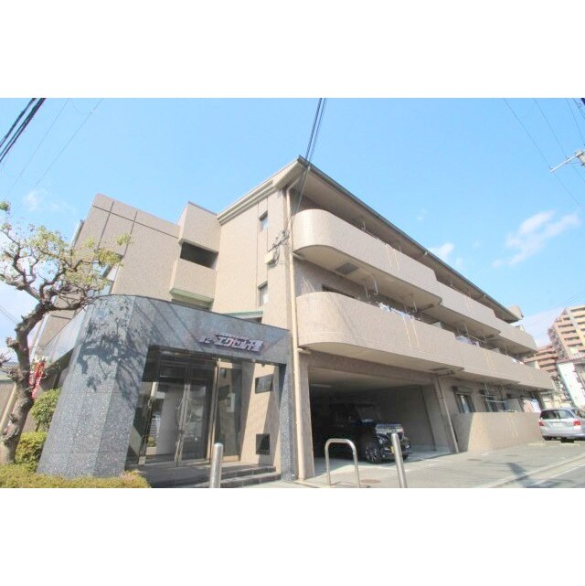 千里丘駅より徒歩20分 築31年4ヶ月 3階建の賃貸物件