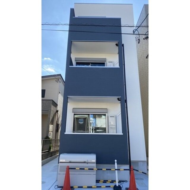 小本駅より徒歩8分 築3年11ヶ月 3階建の賃貸物件