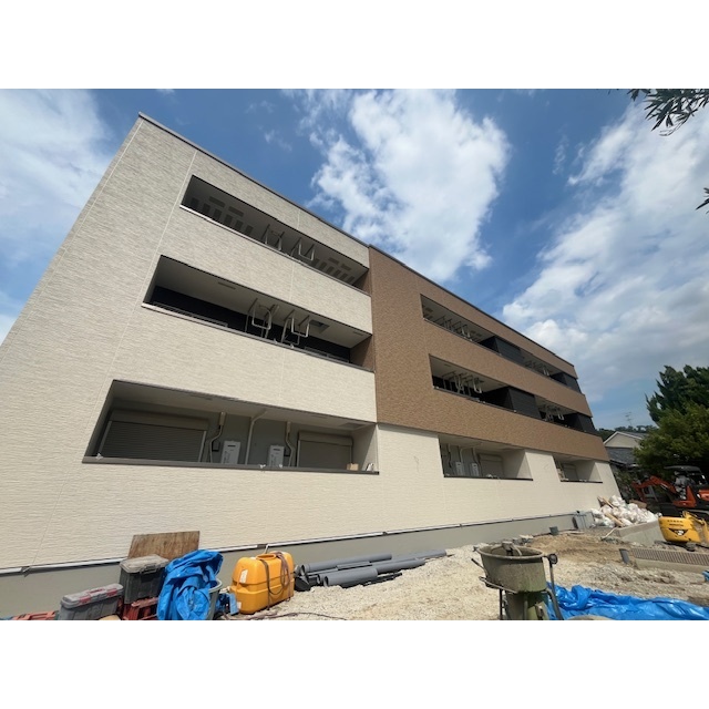 藤阪駅より徒歩4分 新築 3階建の賃貸物件